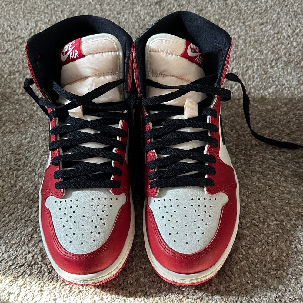 Jordan 1 Retro High OG - Picture 4 of 5